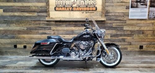 2014  Road King®, Vivid Black with 22253 Miles available now!