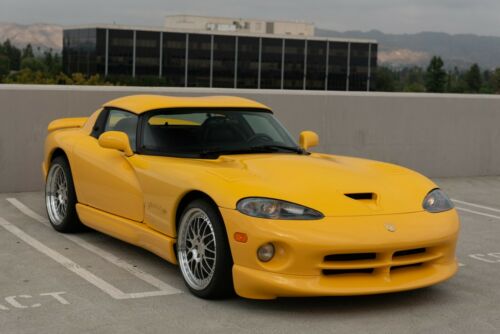 2002 Dodge Viper RT/10 - Only 2k Miles 1 Owner Clean Title & CarFax Certified