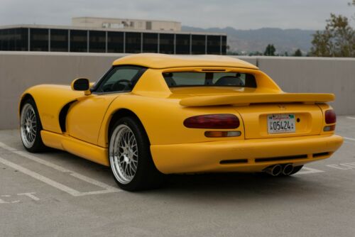 2002 Dodge Viper RT/10 - Only 2k Miles 1 Owner Clean Title & CarFax Certified image 8