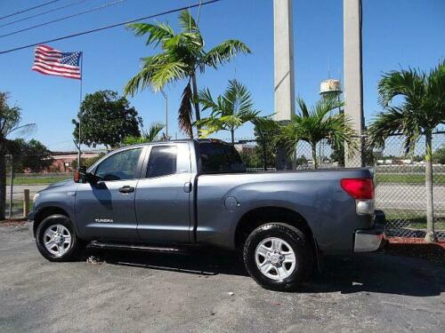 2007 Toyota Tundra 4X4 SR5 DOUBLE CAB! LOW MILES! FLORIDA NO RUST TRUCK image 2