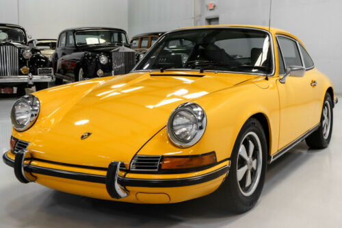 1972 Porsche 911T 2.4 Coupe | A dream for the Porsche collector! image 2