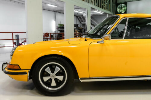 1972 Porsche 911T 2.4 Coupe | A dream for the Porsche collector! image 7