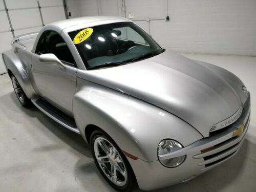 2005 Chevrolet SSR Roadster 6.0L V8 Ricochet Silver Metallic AVAILABLE NOW!! image 2