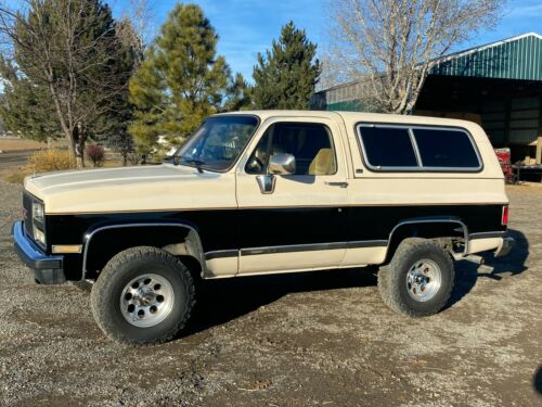 1990  Jimmy K5 4x4, 5.7L, A/T, rare tan and black color with removable top.