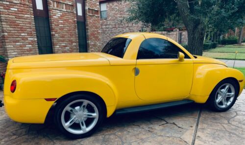2004 chevrolet ssr, BEST DEAL AROUND ON ONE! $9,750 FIRM. image 2