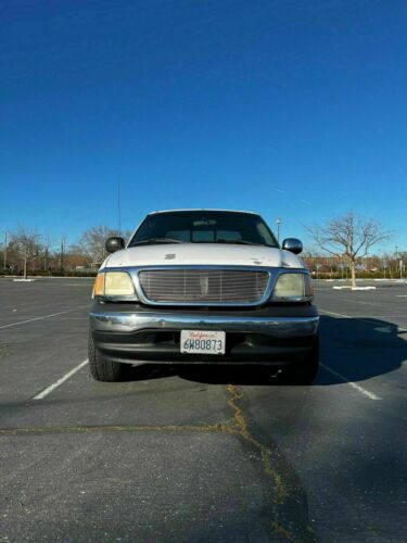 2002 Ford F-150 Pickup White RWD Automatic SUPERCREW