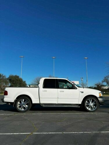 2002 Ford F-150 Pickup White RWD Automatic SUPERCREW image 1
