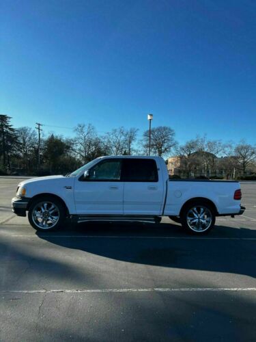 2002 Ford F-150 Pickup White RWD Automatic SUPERCREW image 2